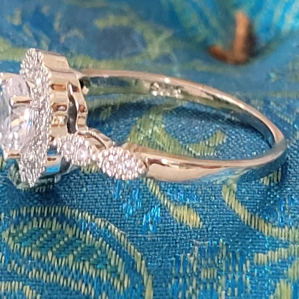 925S Luxury  Crystal Zircon Ring - Picture 3 of 4